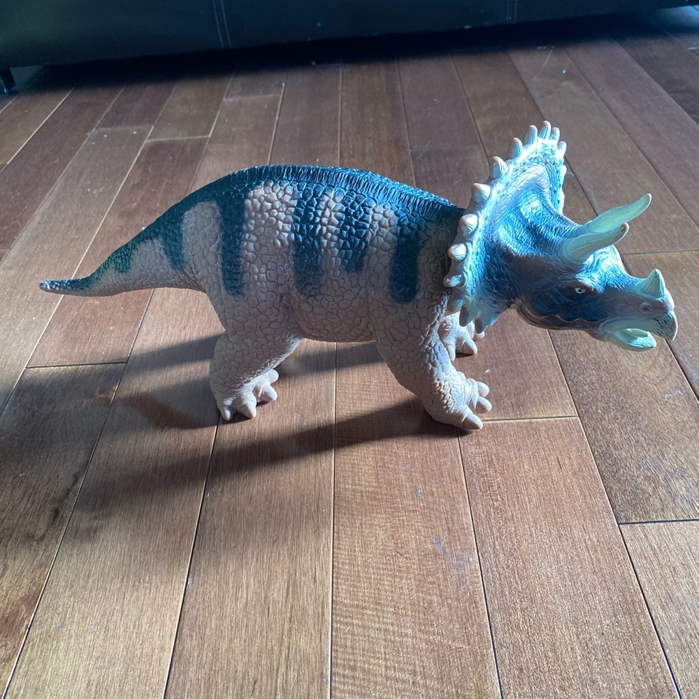 TRICERATOPS Dinosaurs REGINO, toy
2234 A